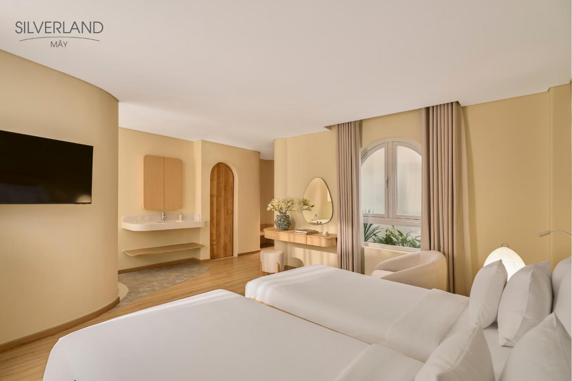 Silverland Hotel